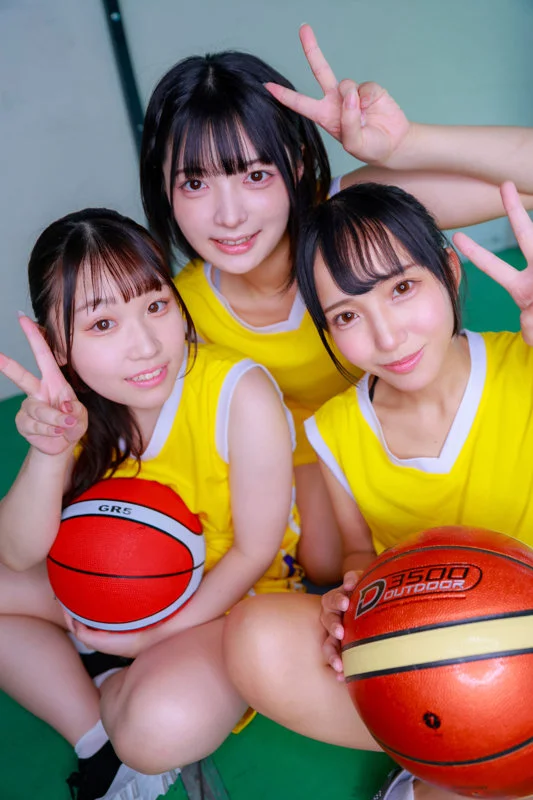 ゆみ＆おと＆まこ 無料サンプル画像(1) 【無料エロ漫画と動画(R18)】