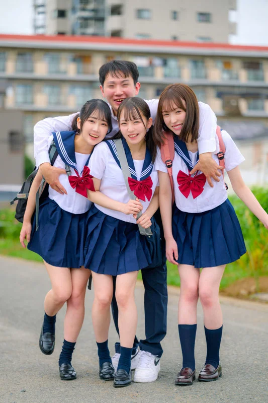 めいさ＆もも＆ゆう 無料サンプル画像(1) 【無料エロ漫画と動画(R18)】