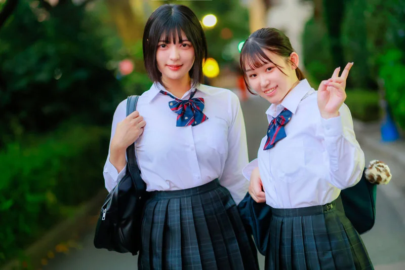 ゆみ＆まこ 無料サンプル画像(1) 【無料エロ漫画と動画(R18)】